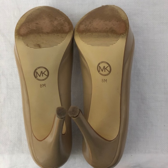 MICHAEL Michael Kors Nude/Tan Peep Toe Heel. Size 8 - Picture 7 of 8